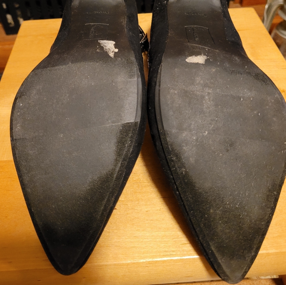 Gently Used pumps